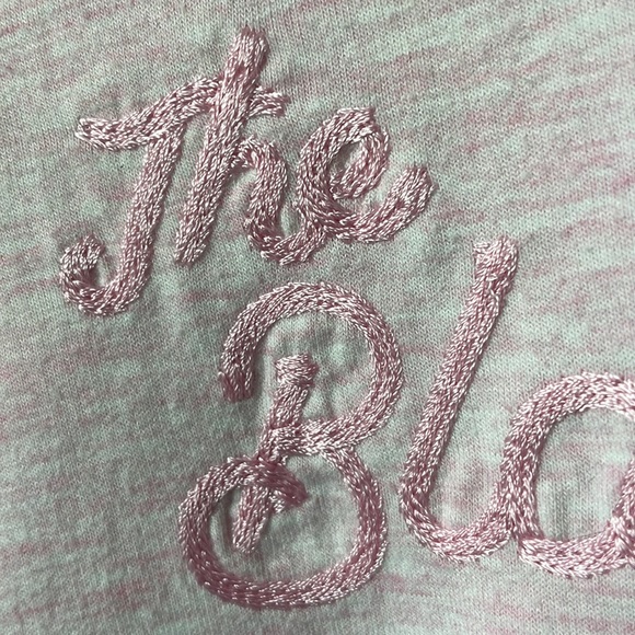 The Black Dog embroidered crewneck in size large. Back hem is longer. - Picture 10 of 11